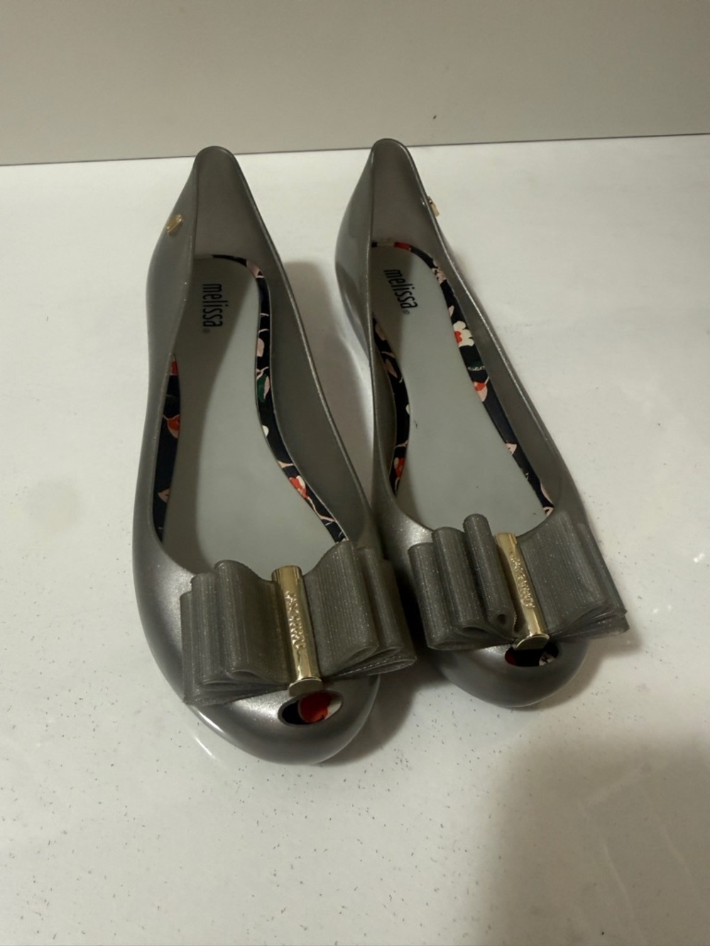 Melissa Women's Metallic Gray Bow Flats with excellent smell